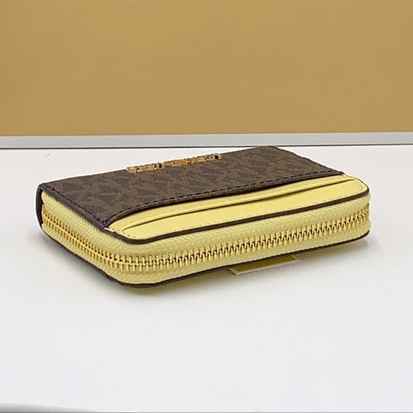 MICHAEL KORS JET SET TRAVEL MEDIUM ZIP AROUND CARD CASE BUTTERCUP - Picture 9 of 12